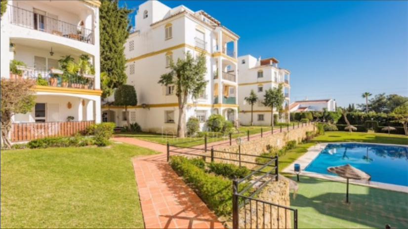 Apartamento en Atalaya, Estepona