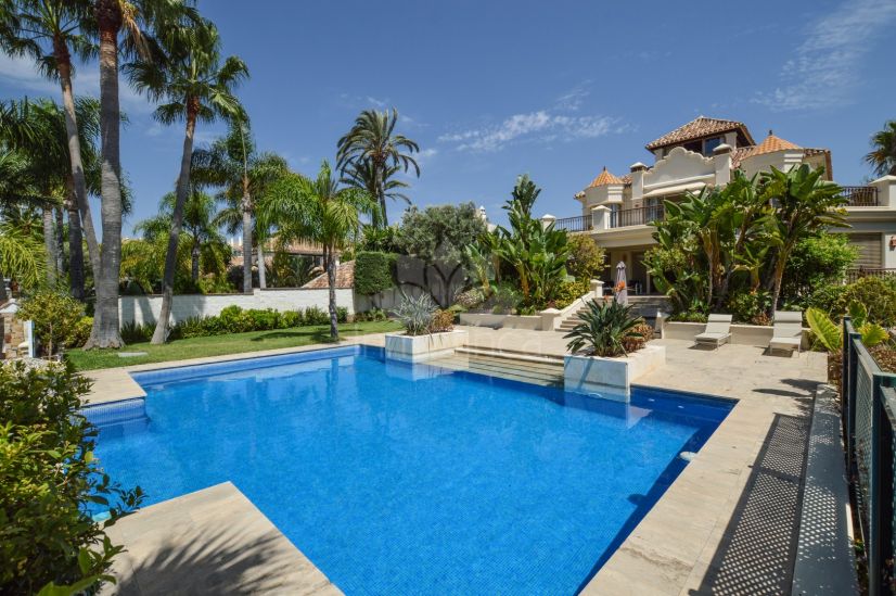 Villa en Costabella, Marbella