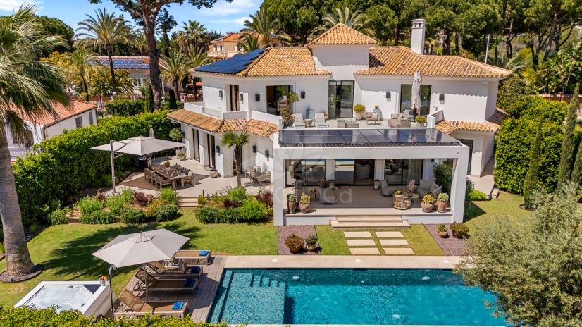 Villa in Los Monteros Playa, Marbella