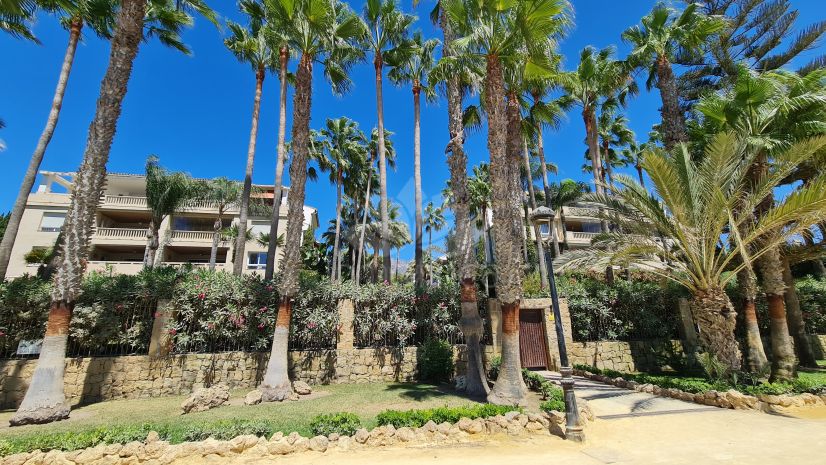 Apartamento en Las Cañas Beach, Marbella