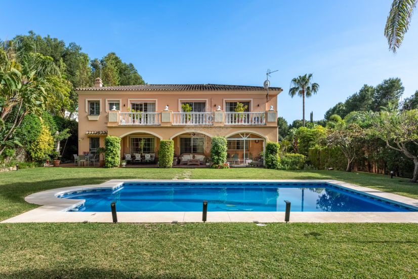 Villa in Atalaya de Rio Verde, Marbella