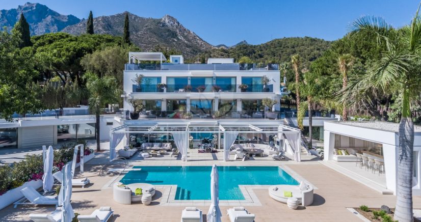 Villa in Cascada de Camojan, Marbella