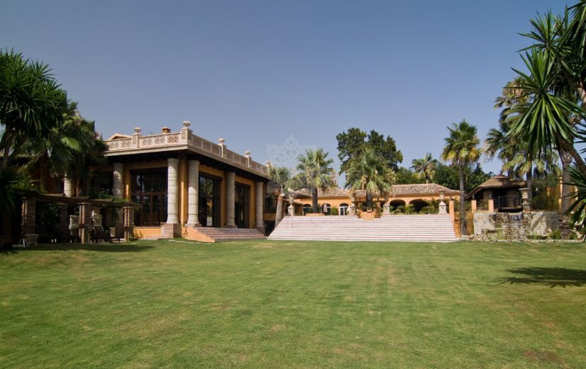 Villa in Atalaya de Rio Verde, Marbella