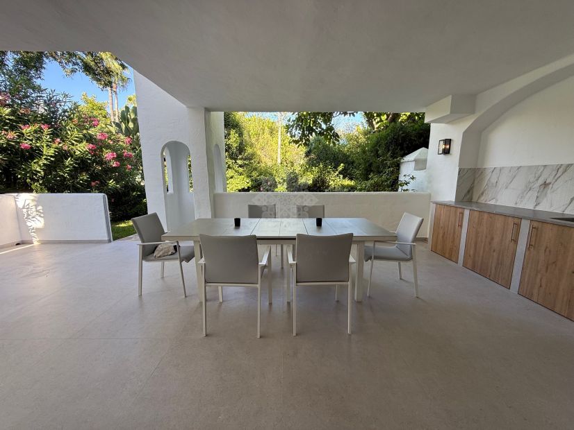Apartamento Planta Baja en Alhambra del Golf, Estepona