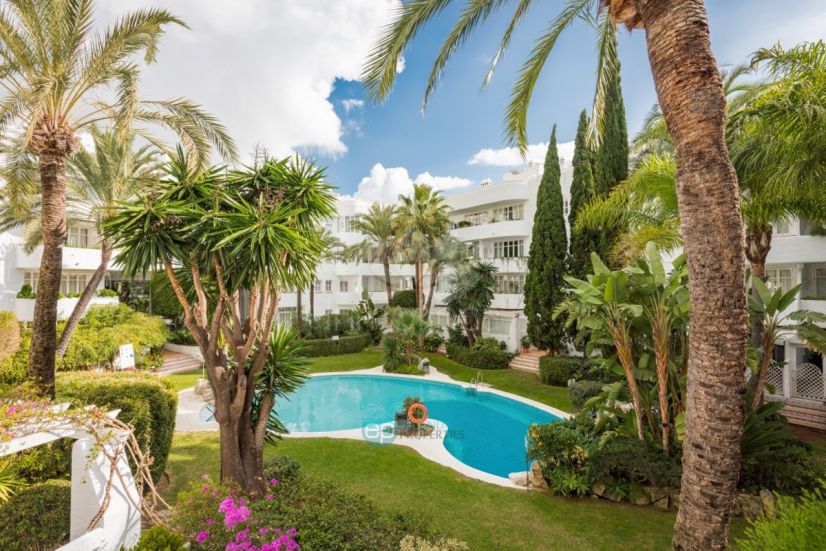 Apartamento Planta Baja en Marbella Real, Marbella