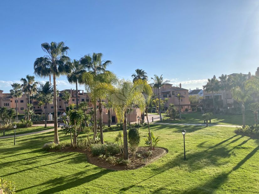 Apartamento en Hacienda del Sol, Estepona