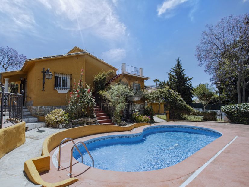 Villa in Rio Real, Marbella