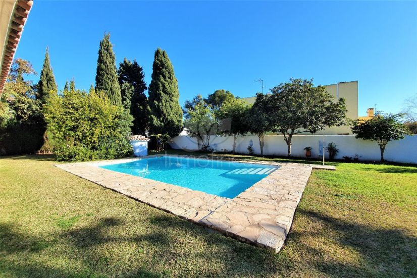 Villa in Atalaya, Estepona