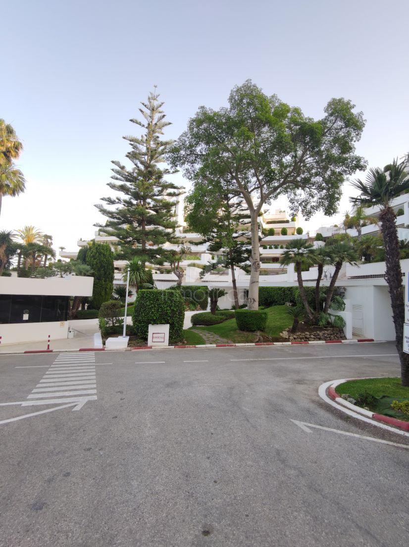 Apartment in Terrazas de Las Lomas, Marbella