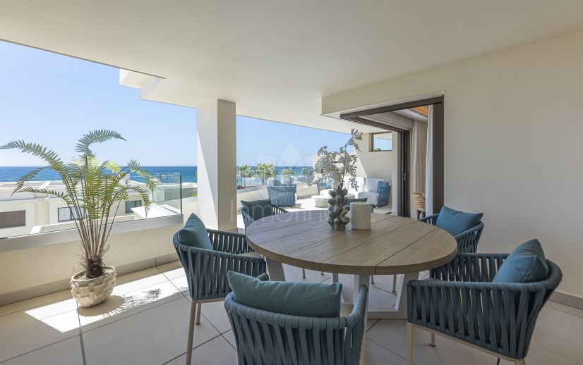 Apartment in Beach Side New Golden Mile, Estepona