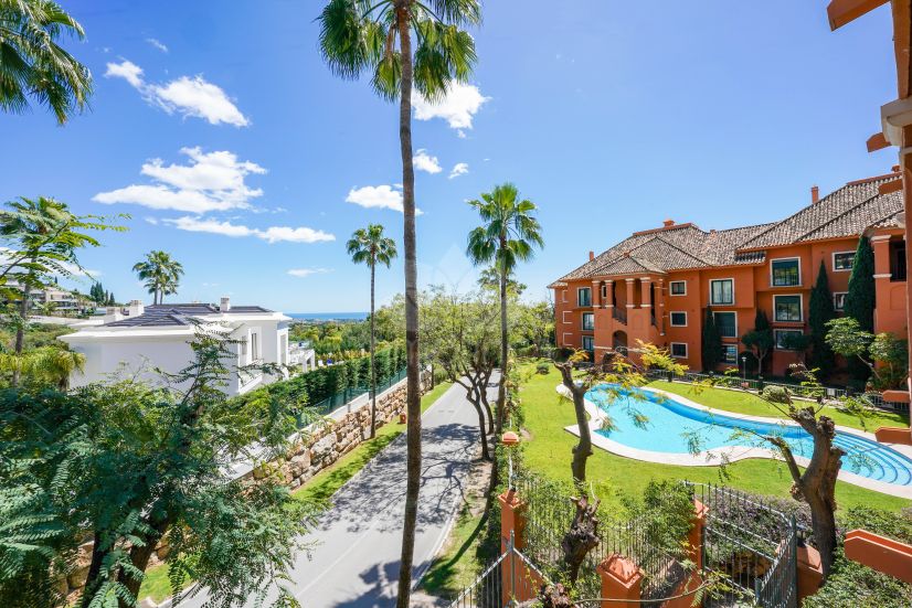 Apartamento en Monte Halcones, Benahavis