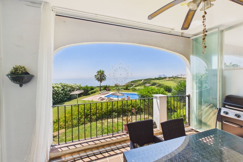 Apartment in Alcaidesa Costa, Alcaidesa
