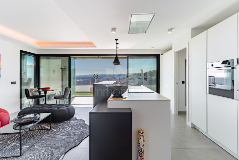 Penthouse in Mirador de Estepona Hills, Estepona