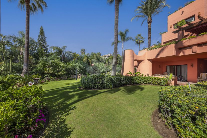 Apartment in Cabo Bermejo, Estepona