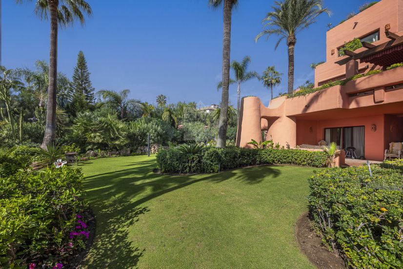 Apartment in Cabo Bermejo, Estepona