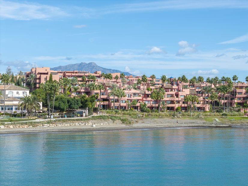Apartment in Cabo Bermejo, Estepona