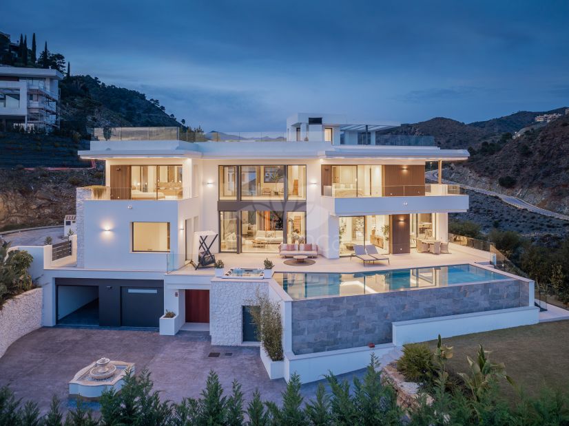 Villa in Lomas de La Quinta, Benahavis