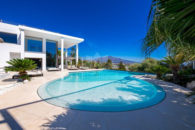 Villa in La Alqueria, Benahavis