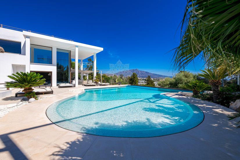 Villa en La Alqueria, Benahavis