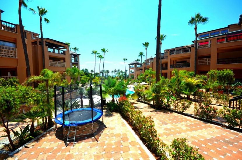 Frontline luxury apartment in Casablanca Beach