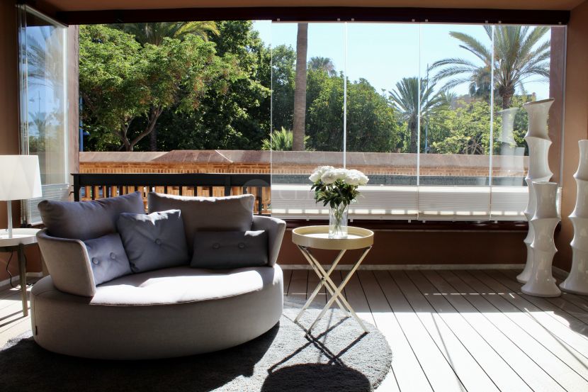 Frontline beach luxury apartment in Casablanca Beach, Marbella