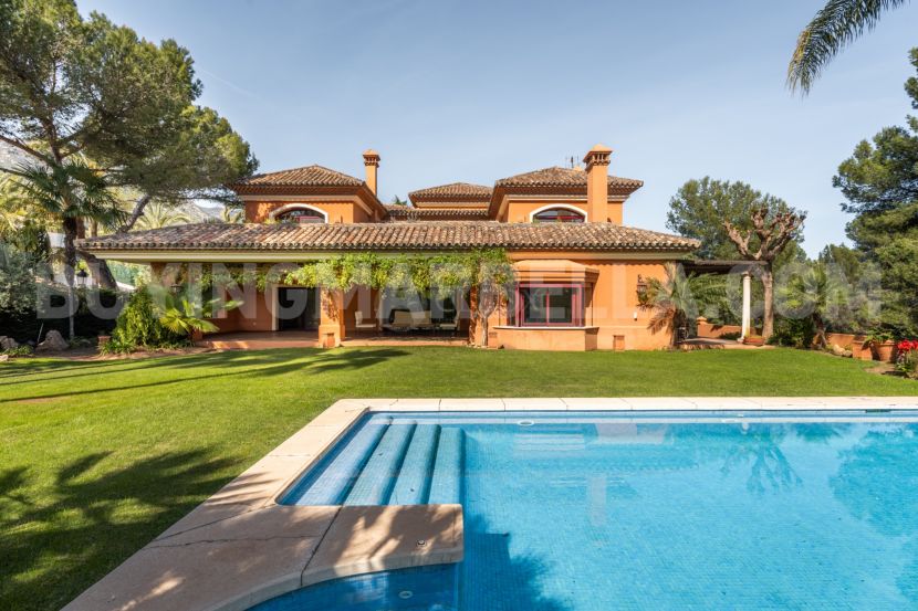 Villa en venta en Altos Reales, Marbella Golden Mile, Marbella