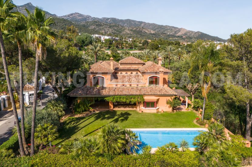 Villa for sale in Altos Reales, Marbella Golden Mile, Marbella