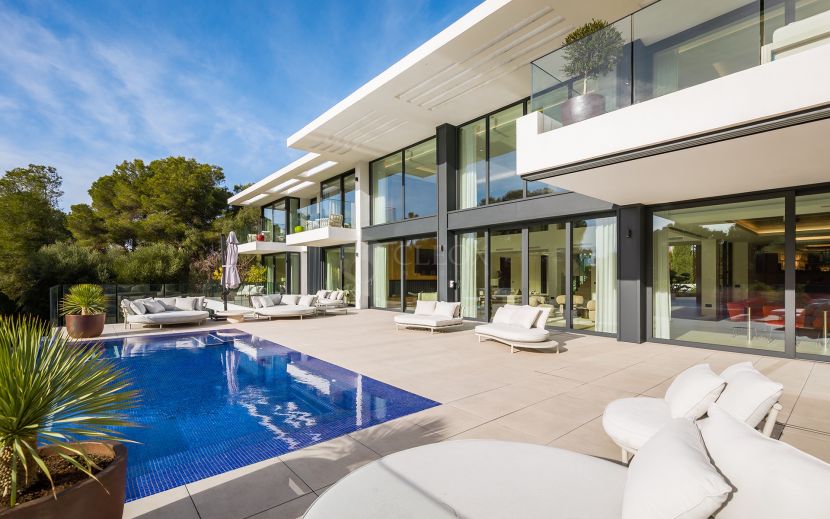Villa for sale in Sotogrande Bajo, Sotogrande Costa, Sotogrande