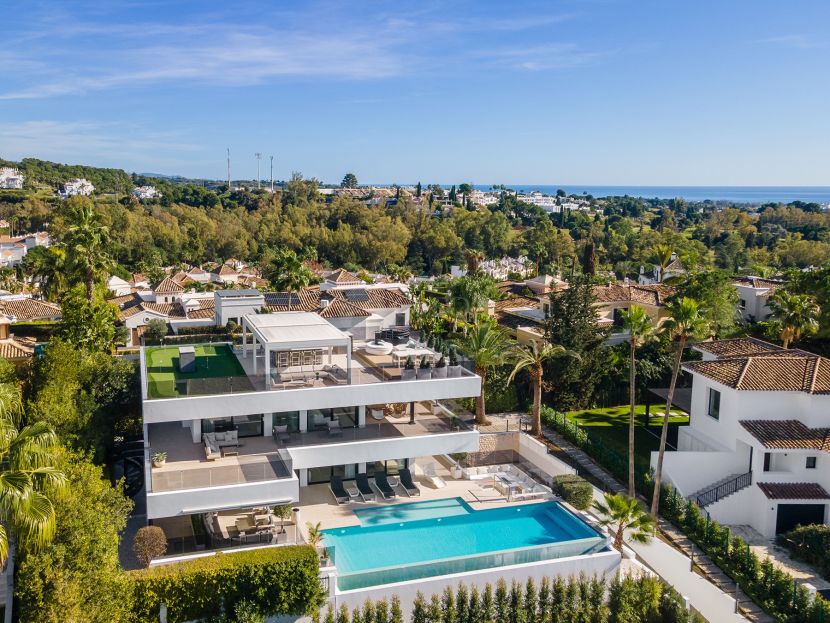 Villa for sale in Nueva Andalucia, Marbella
