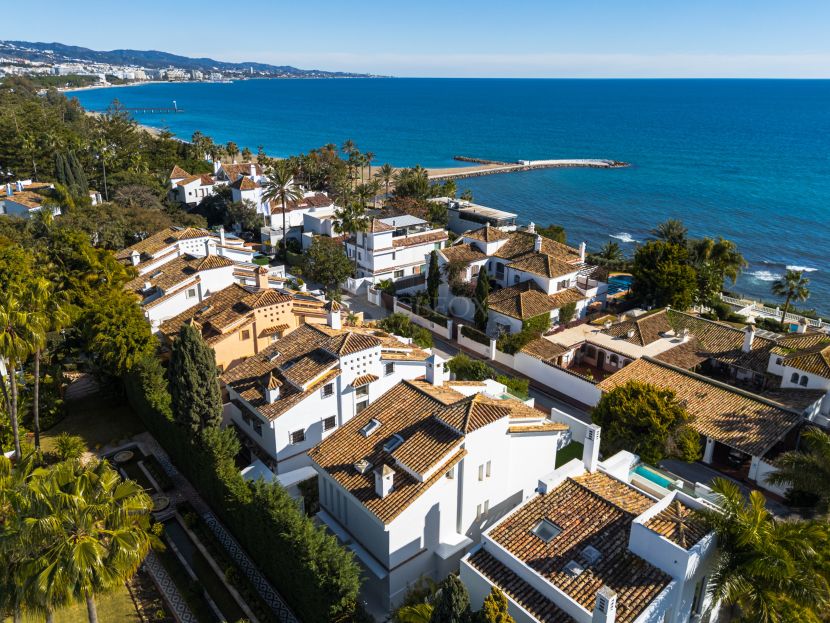 Villa for sale in Puente Romano, Marbella Golden Mile, Marbella