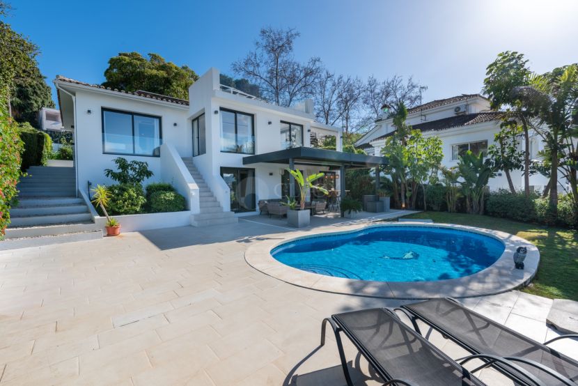 Villa for sale in La Campana, Nueva Andalucia, Marbella