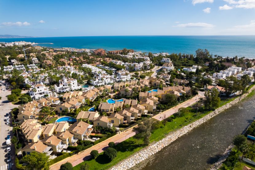 Town House for sale in Azalea Beach, Marbella - Puerto Banus, Marbella