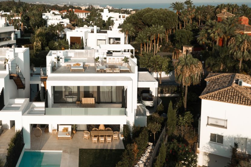 Вилла на продажу в Altos de Puente Romano, Золотая Миля, Марбелья