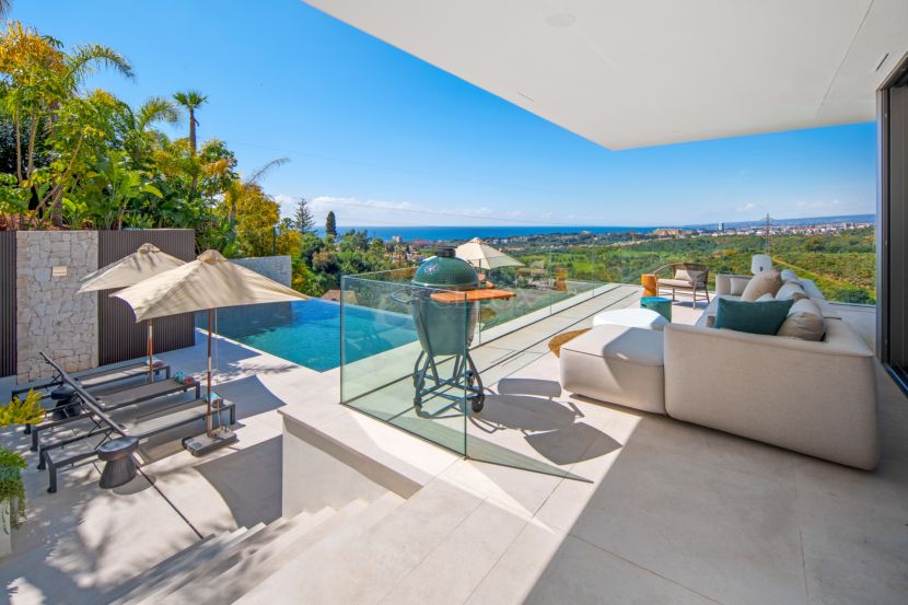 Villa en venta en El Rosario, Marbella Este, Marbella