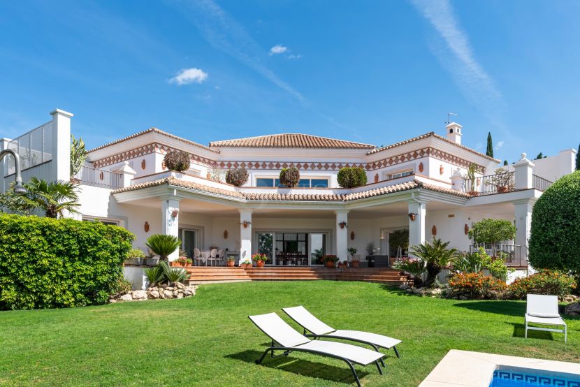 Villa for sale in Paraiso Alto, Benahavis