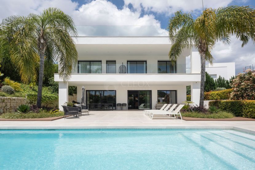 Villa for sale in Zona Casino, Nueva Andalucia, Marbella