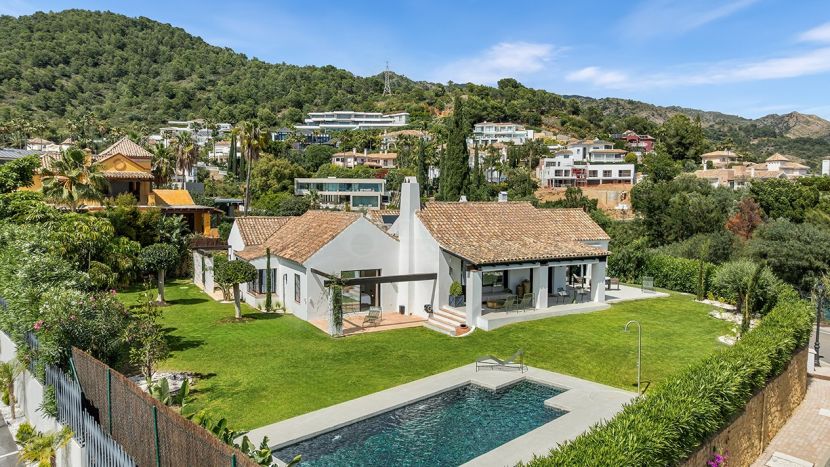 Villa en venta en Cascada de Camojan, Marbella Golden Mile, Marbella