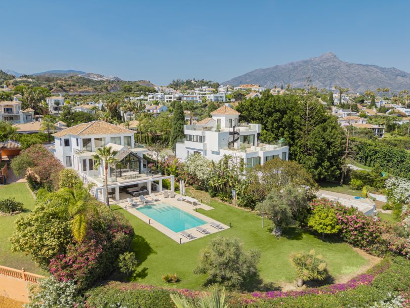 Villa en venta en Los Naranjos Golf, Nueva Andalucia, Marbella