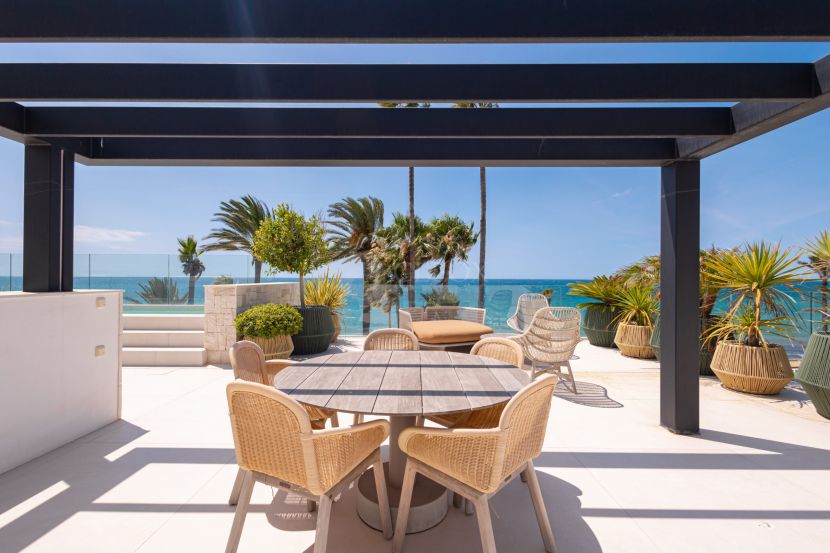Beachfront Villa for Sale in Marbella | Cortijo Blanco