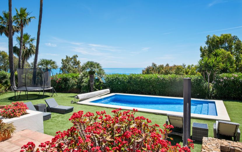 Villa en venta en La Paloma, Manilva