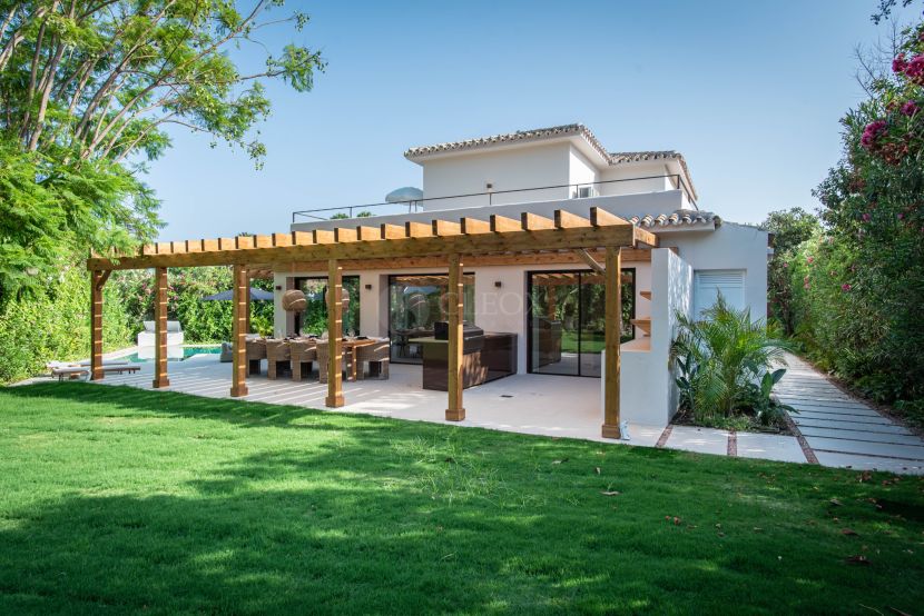Villa for sale in Guadalmina Alta, San Pedro de Alcantara