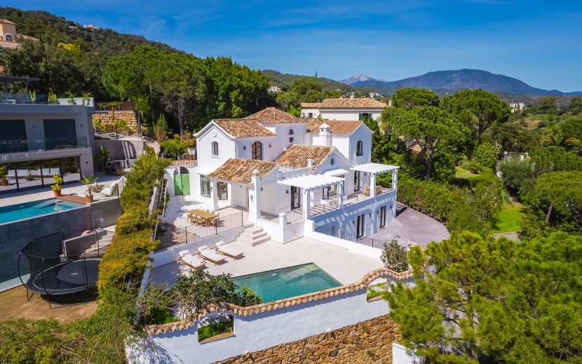 Villa en venta en El Madroñal, Benahavis