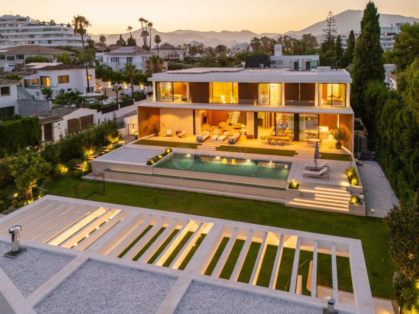 Villa for sale in Guadalmina Alta, San Pedro de Alcantara