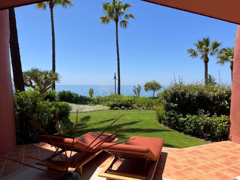 Apartamento Planta Baja en venta en Menara Beach, Estepona Este, Estepona