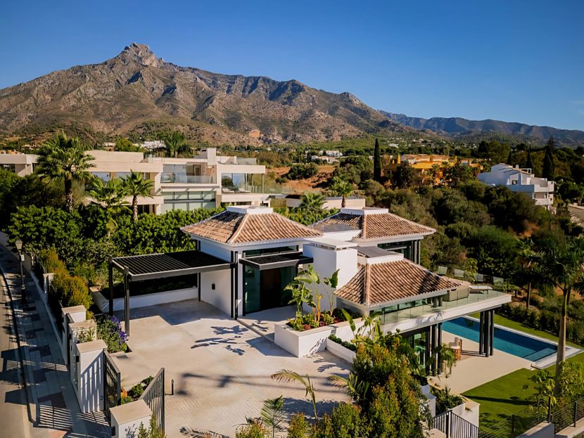 Villa en venta en Lomas del Virrey, Marbella Golden Mile, Marbella