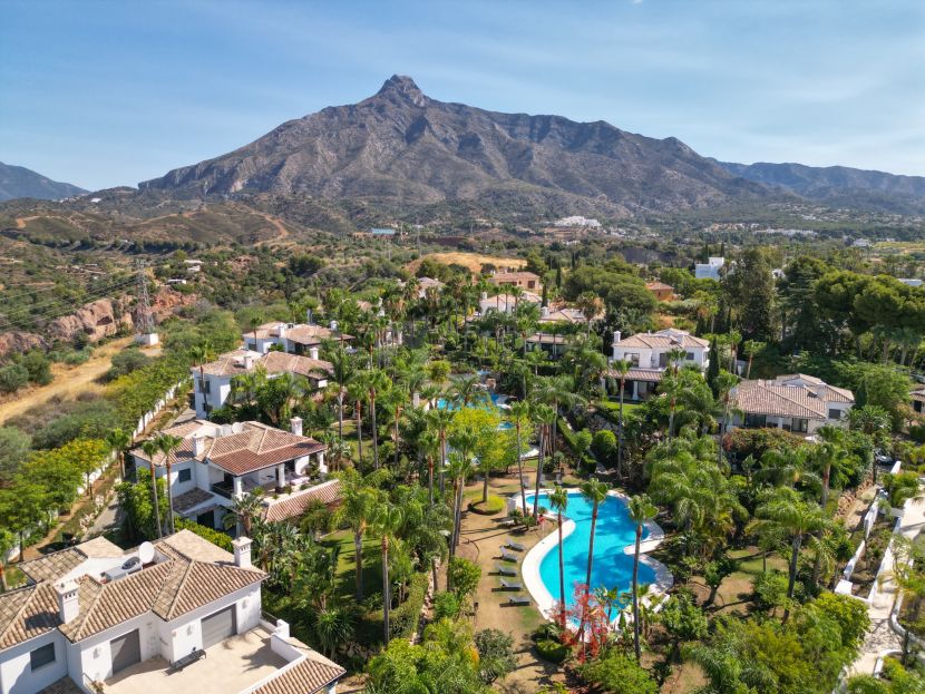 Villa for sale in Lomas de Magna Marbella, Marbella Golden Mile, Marbella