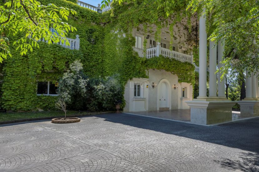 Villa for sale in Rocio de Nagüeles, Marbella Golden Mile, Marbella