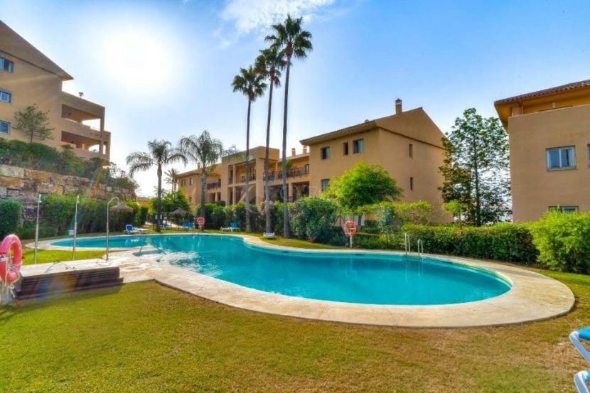 Apartment for sale in La Resina Golf, Estepona East, Estepona