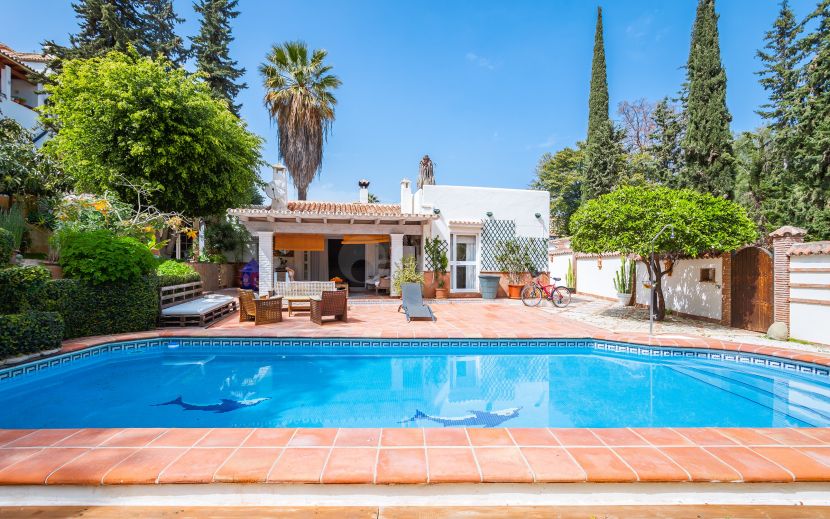 Exclusive Andalusian-Style Villa for Sale in Nueva Andalucía, Close to Puerto Banús