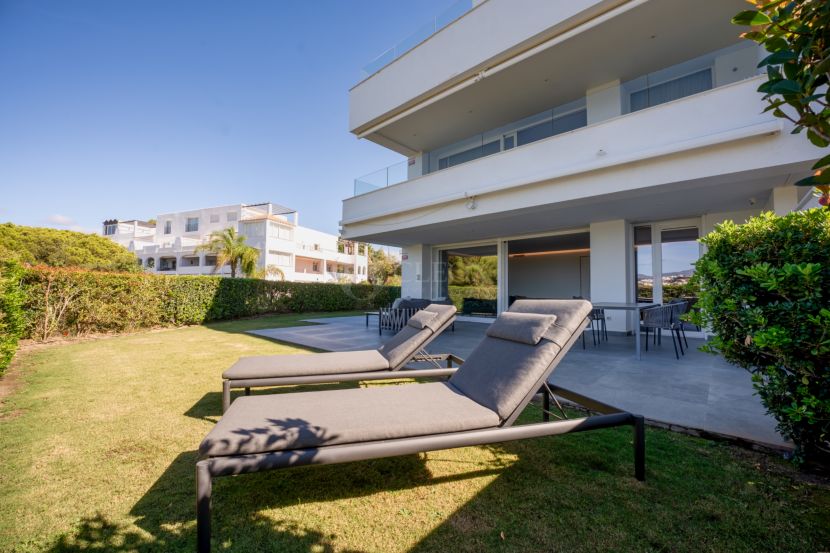 Ground Floor Apartment for sale in La Quinta Golf, Benahavis